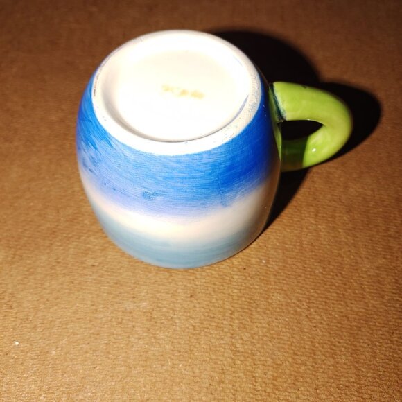 Colorful Crab-Themed Ceramic Souvenir Espresso Cup With Holder - Picture 4 of 6